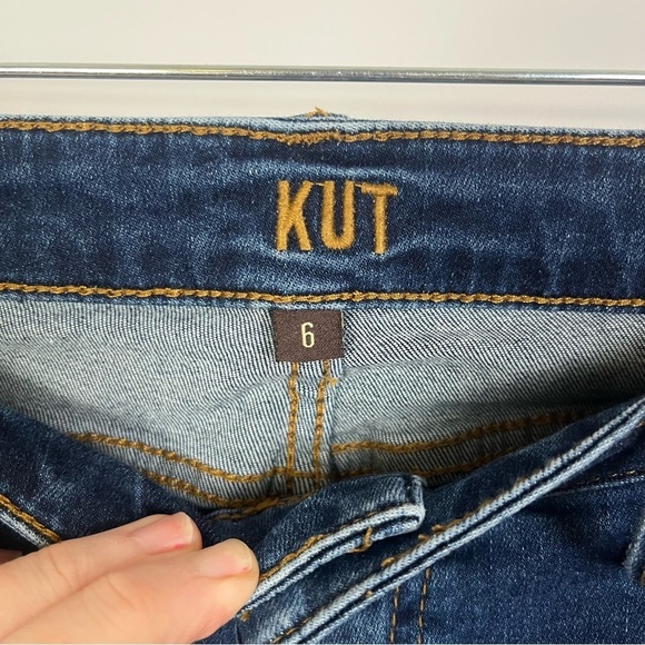 KUT from the Kloth Boyfriend Jeans – Mid Wash – Size 6 - Picture 6 of 10